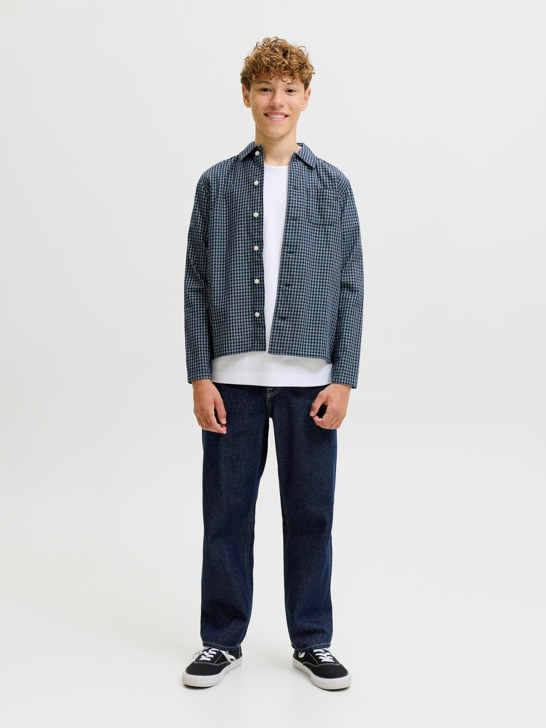 model_shot-front_full